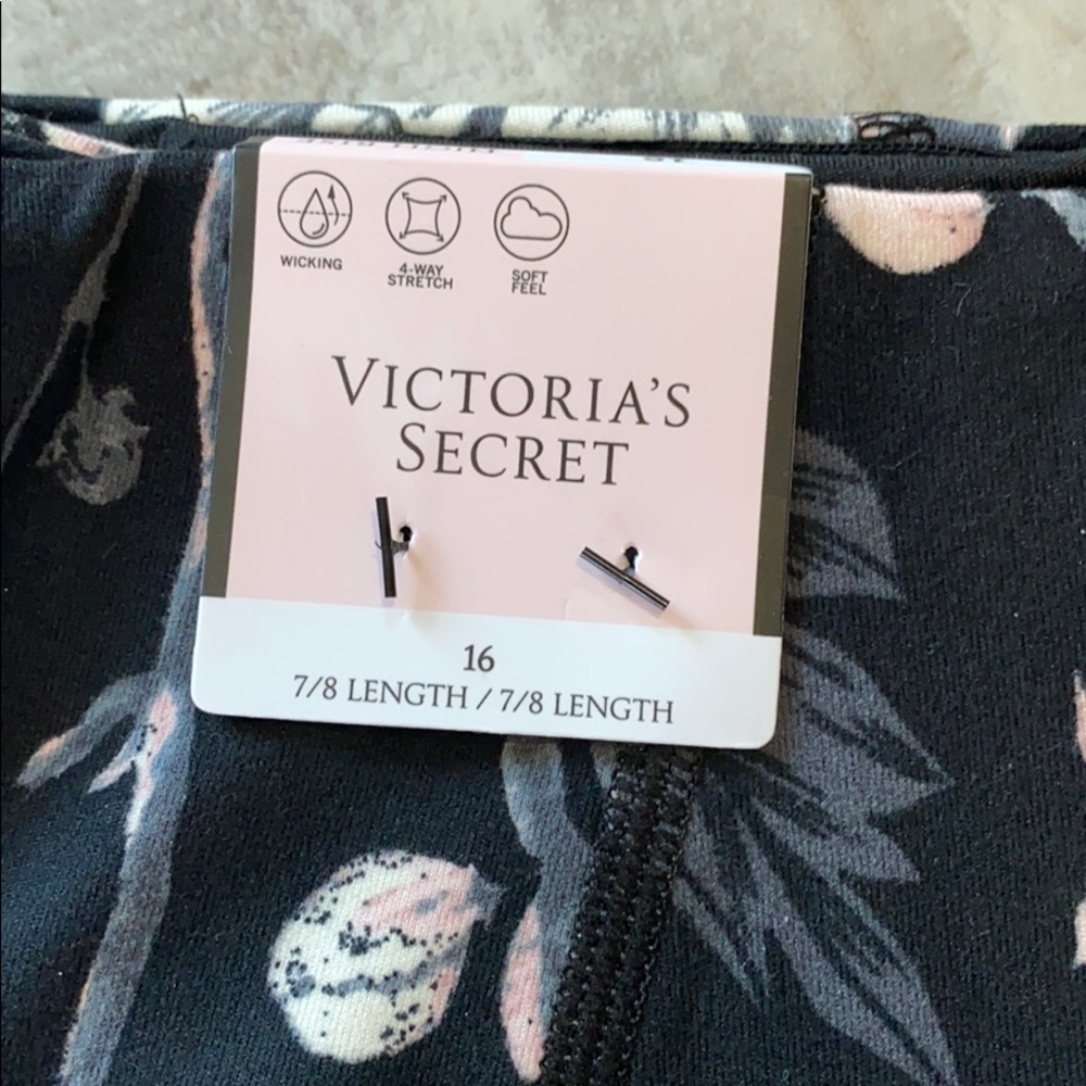 ❤️VICTORIA'S SECRET 🌸Incredible Essential Legging - Picture 5 of 7